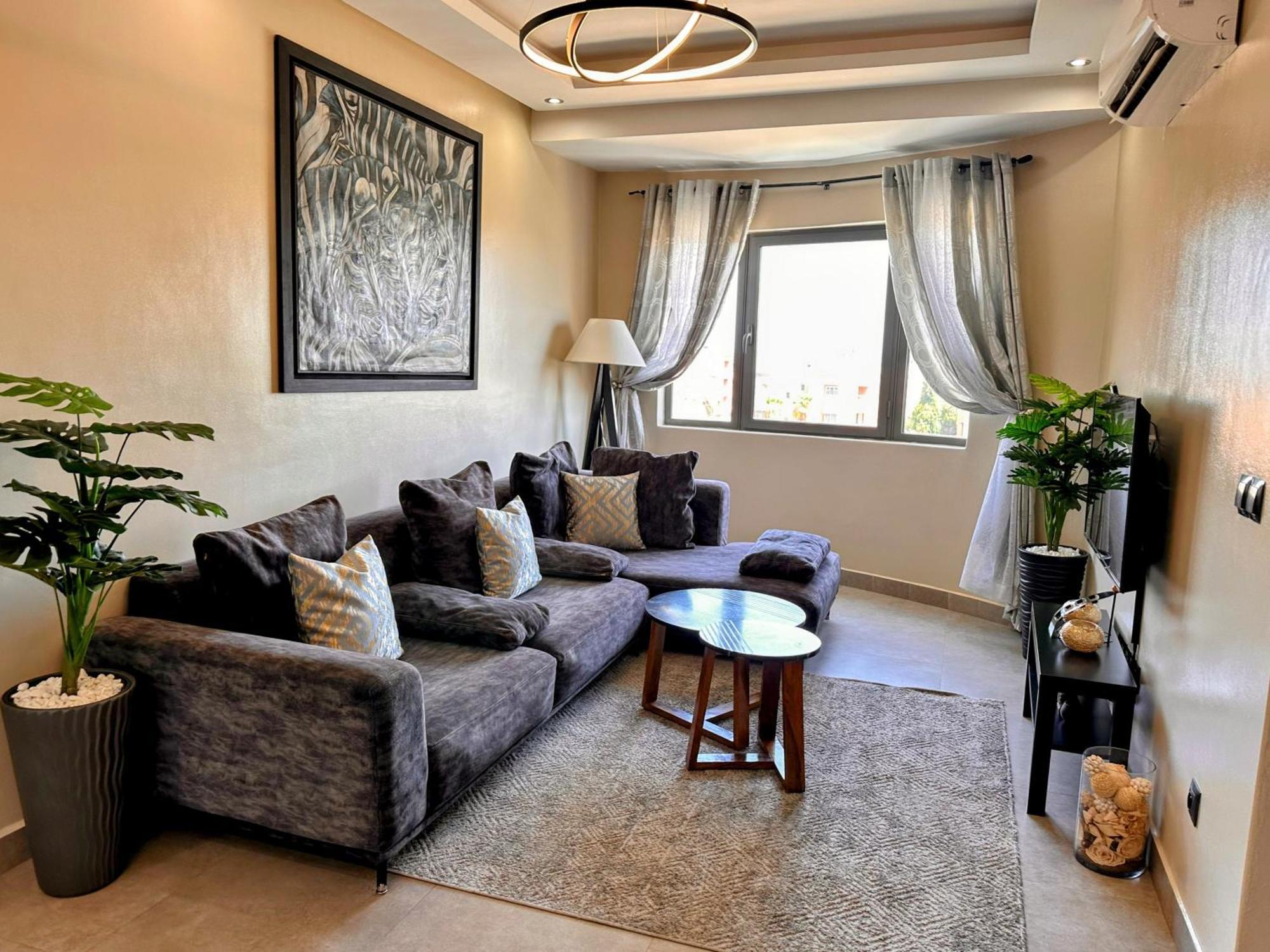 Moderne, Lumineux & Spacieux Avec Balcon -Central -Wifi-Smart Tv-Clim Marrakesh Exterior photo