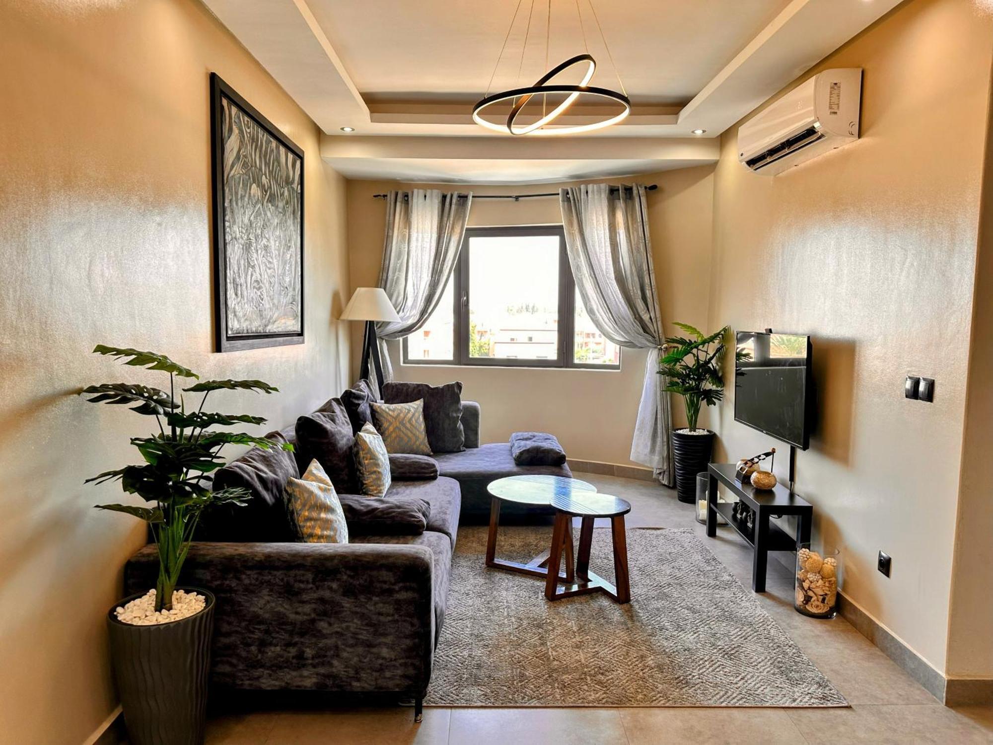 Moderne, Lumineux & Spacieux Avec Balcon -Central -Wifi-Smart Tv-Clim Marrakesh Exterior photo